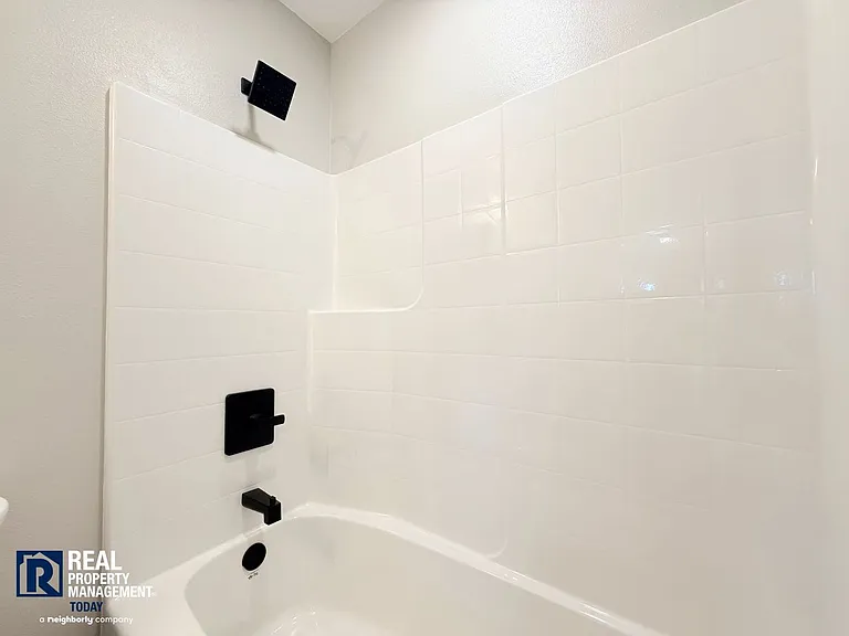 307 Bridge St SE — Photo 14