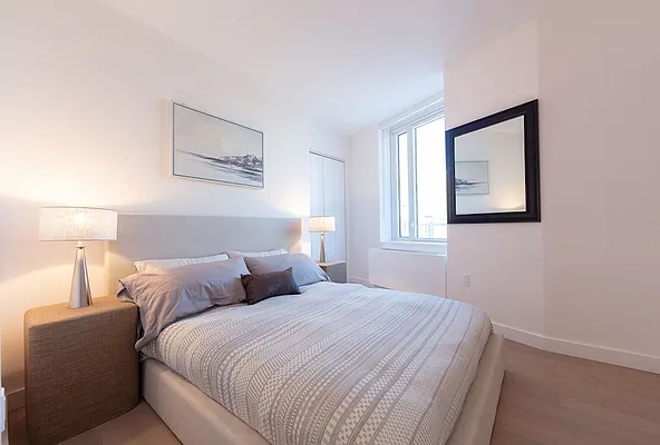 Rented by Red Apple Group | media 19