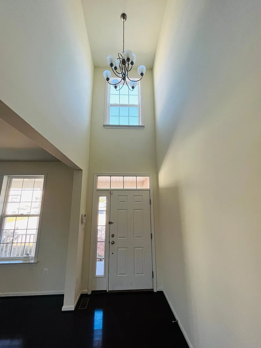 Entrance - 914 Saint Martins Loop