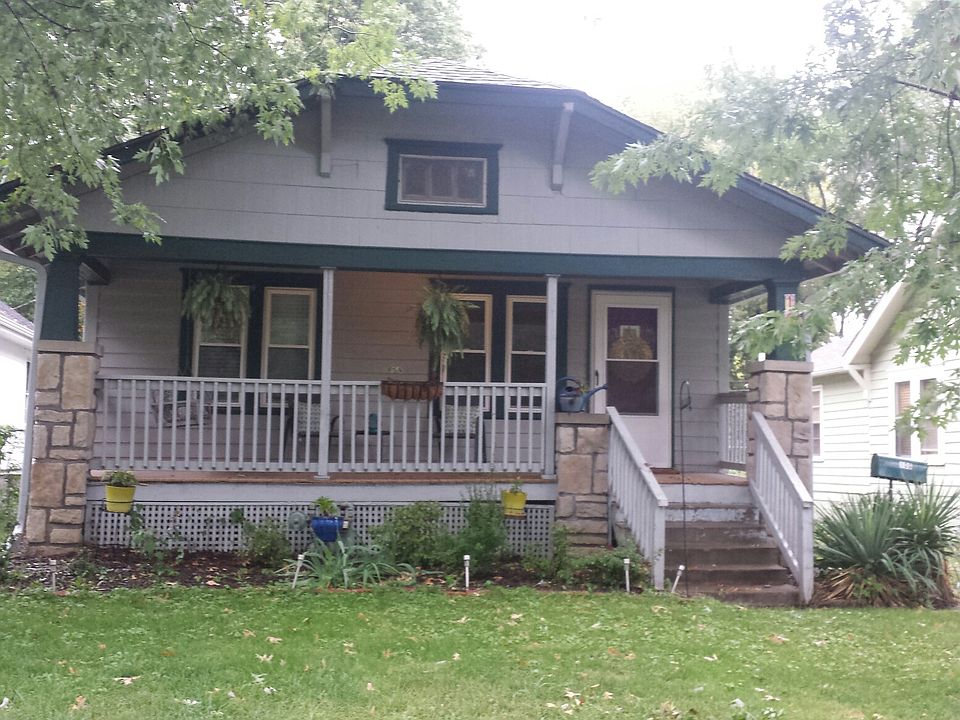 1st image of 106 E 79th St