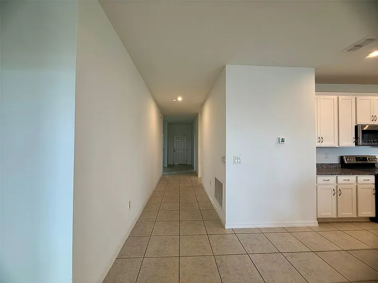 1306 Normandy Dr — Photo 9
