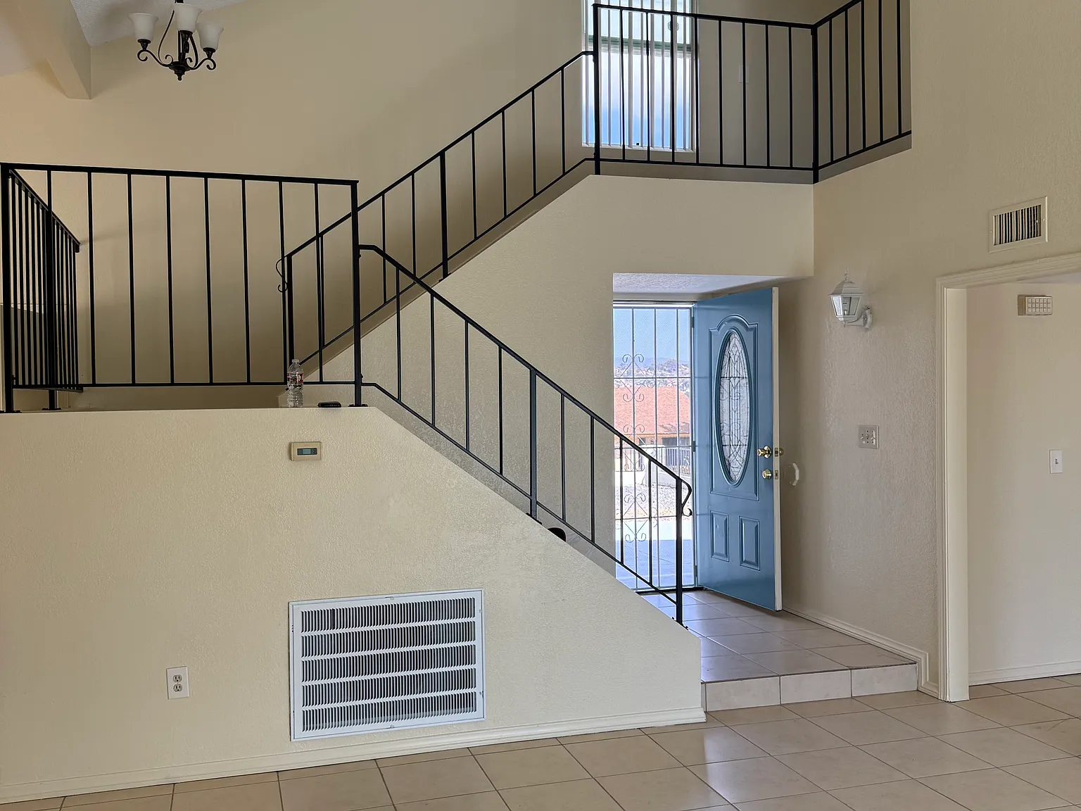 4 bed, 1524 sqft, $4,100 — Photo 2
