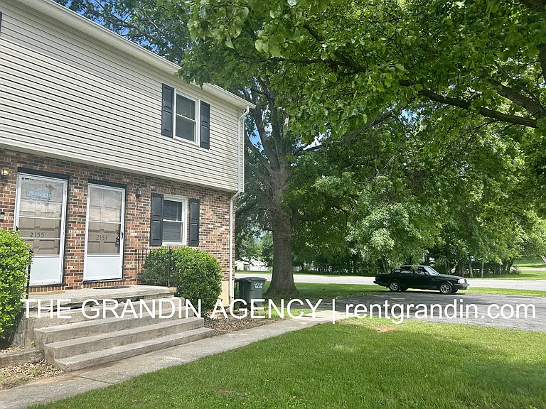 2153 Mulberry St — Photo 2