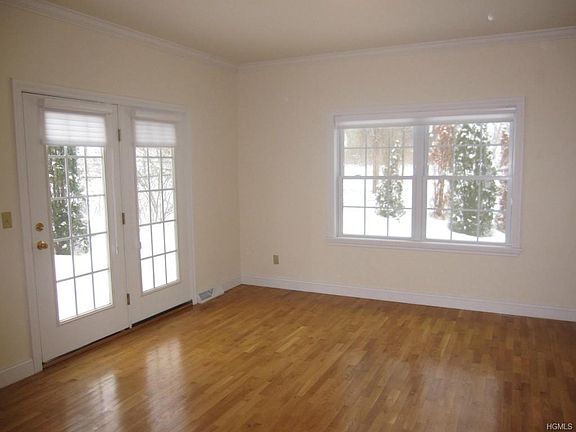 5th image of 6 Villa Pkwy Unit B