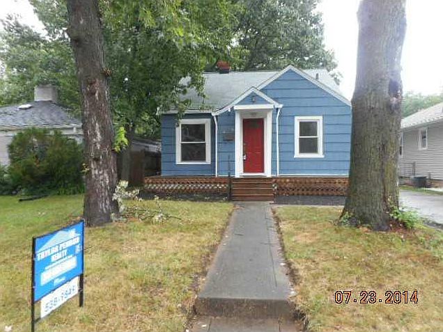 1st image of 4715 N Kingsley Dr