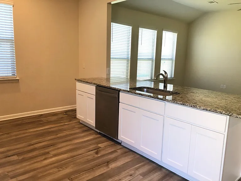 305 Turquoise Ln — Photo 8