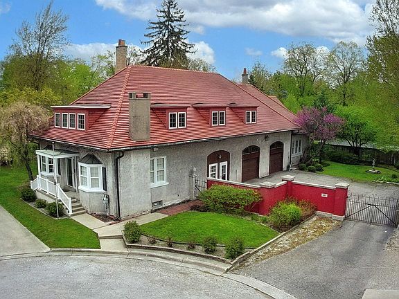 5th image of 105 Parkwood Ct