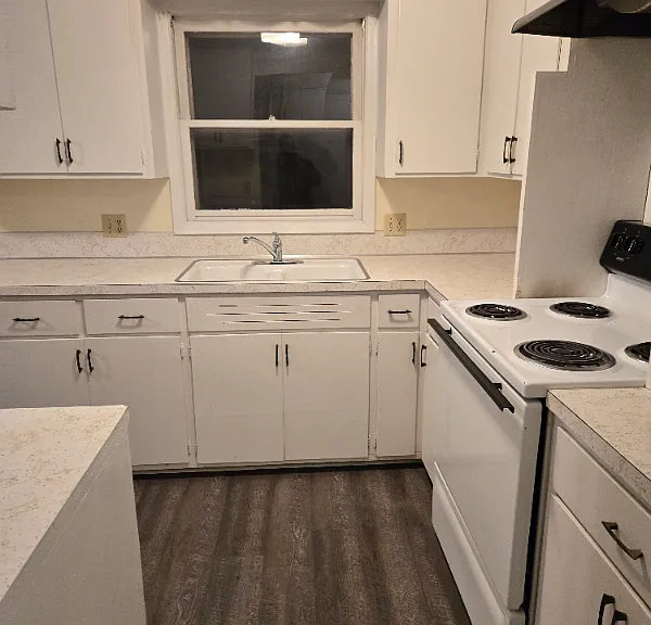 513 N Oak Ave #1/2 — Photo 2