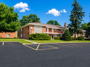 1101 Holiday Ln Unit 8, Des Plaines, IL 60016