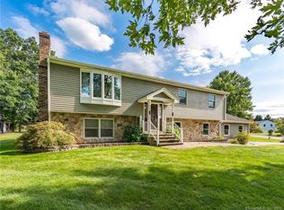 12 Eastwood Dr, Broad Brook, CT 06016
