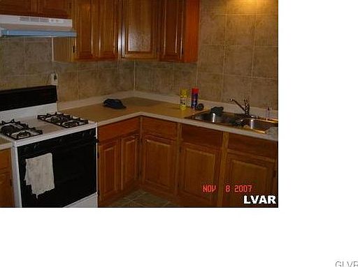 3rd image of 739 Northampton St