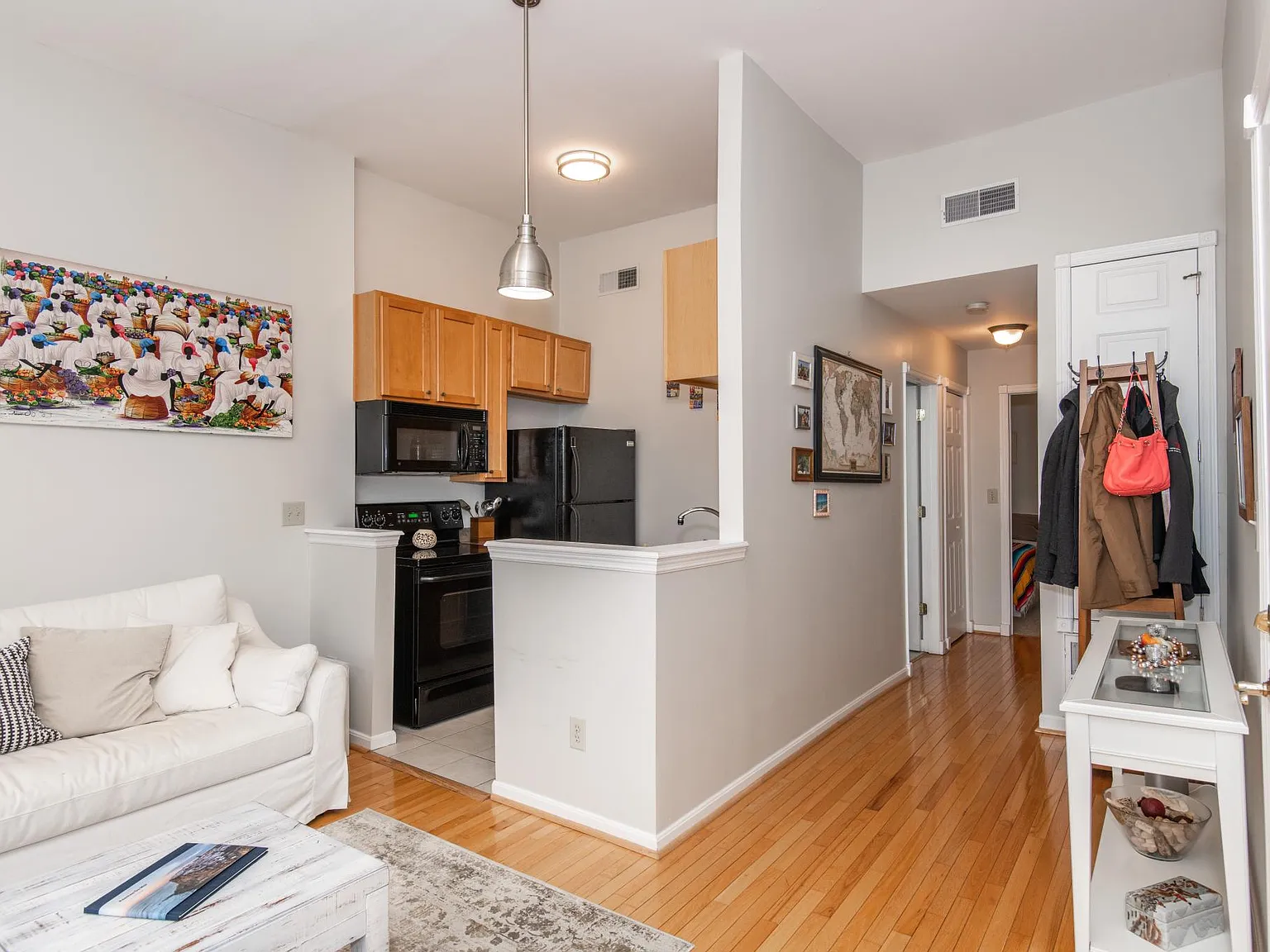 2126 Fulton Ave — Photo 3