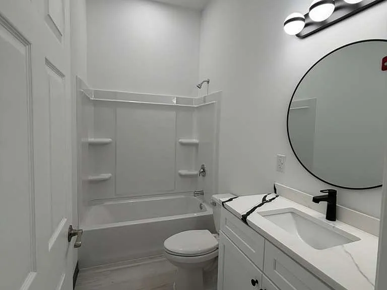608 E Landis Ave #2 — Photo 3