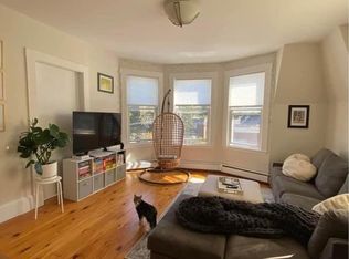 730 Hale St #1L, Beverly, MA 01915