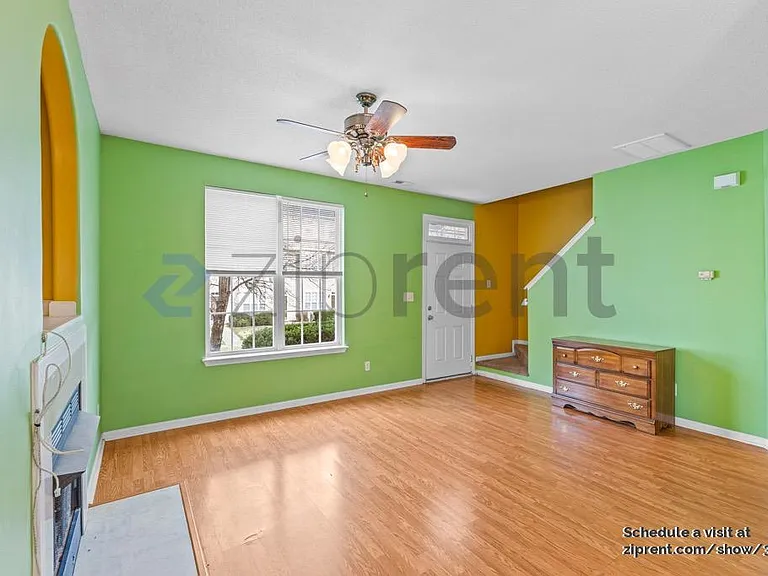 8104 Kings Creek Dr — Photo 3