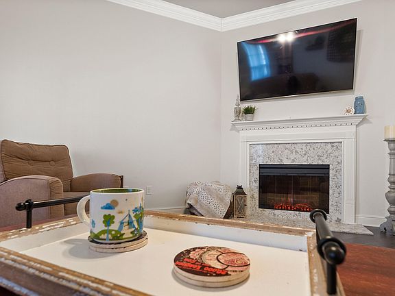 4th image of 2051 Westbank Dr #D