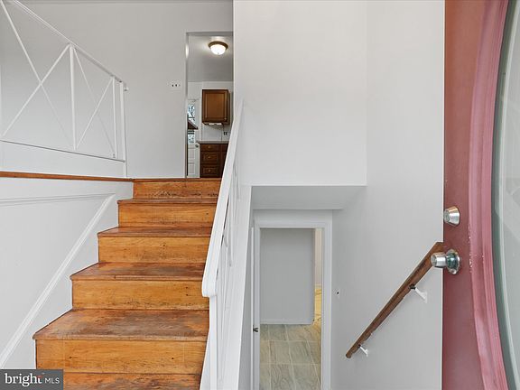 5th image of 2403 Oak Glen Way
