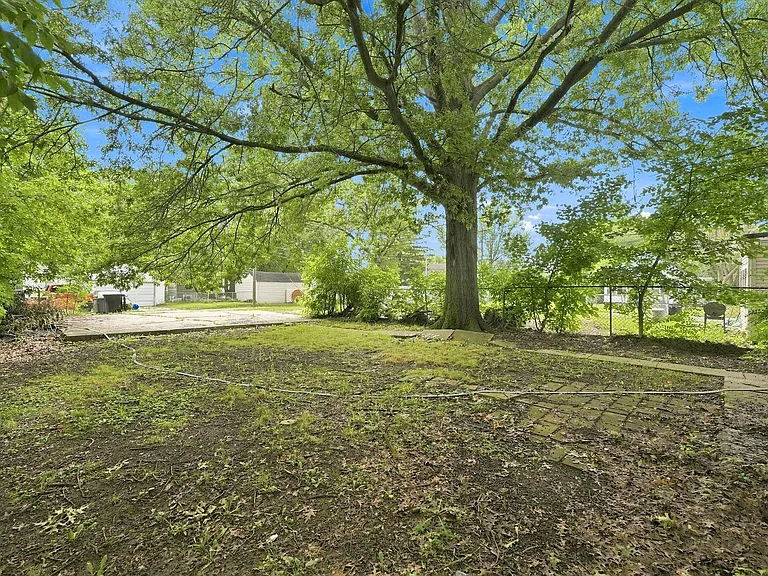 4029 Weisser Park Ave — Photo 3