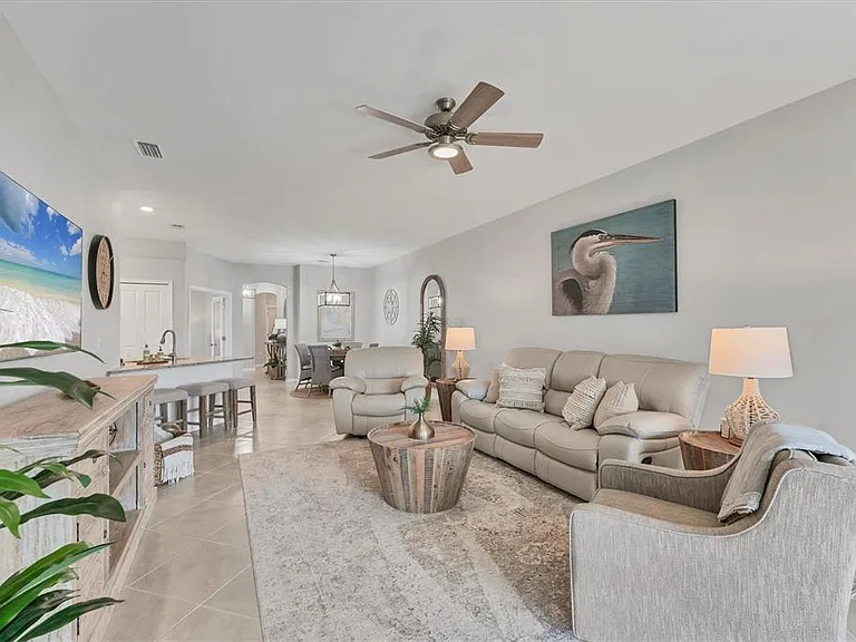 2049 Bonito Way — Photo 16
