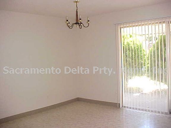 3rd image of 9272 Thilow Dr
