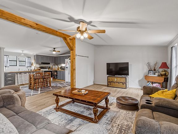 3rd image of 429 Barnes Rd