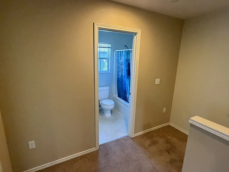 22651 NE 4th Pl — Photo 22