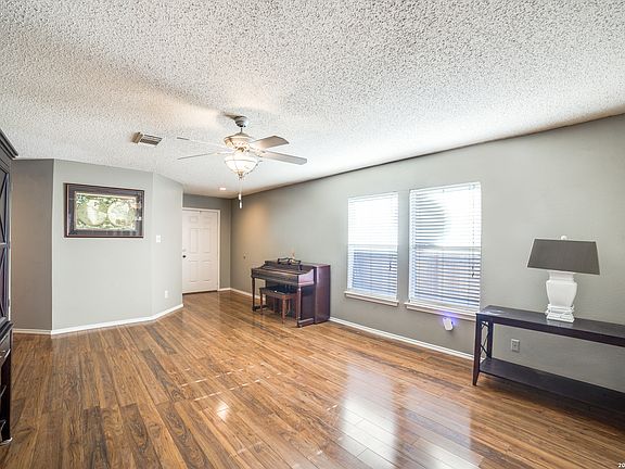 5th image of 8115 Stagwood Hill