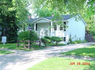 1147 N Wood St, Griffith, IN 46319
