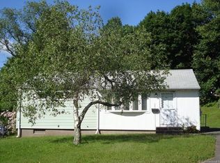 201 Spencer Dr, Middletown, CT 06457