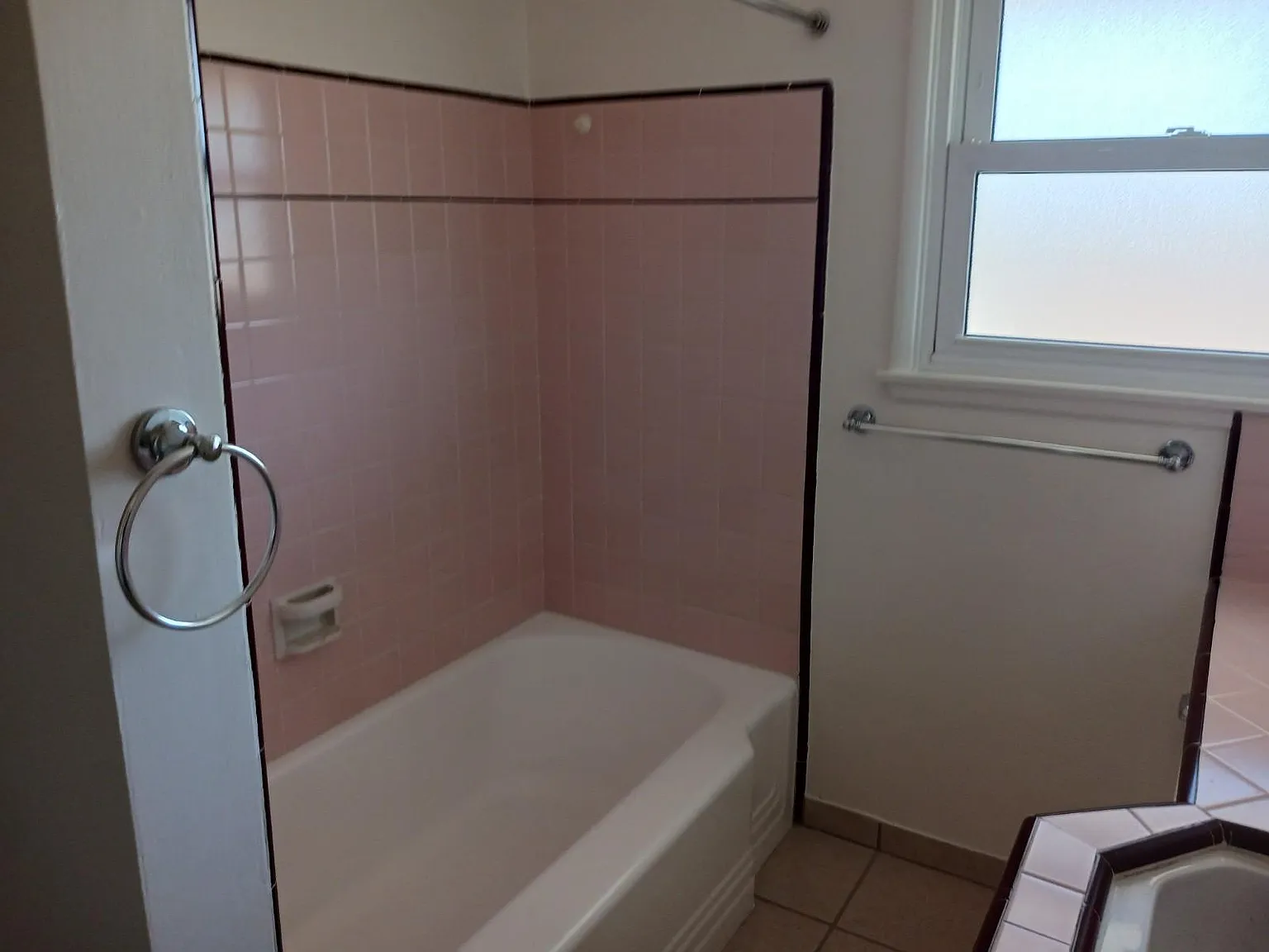 2 bed, 750 sqft, $4,000 — Photo 3
