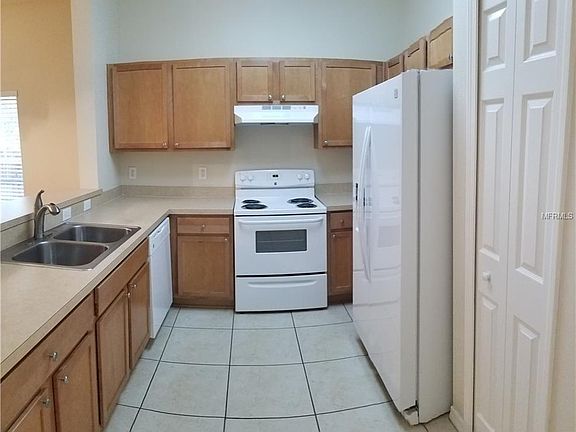 2nd image of 207 E Kirby St