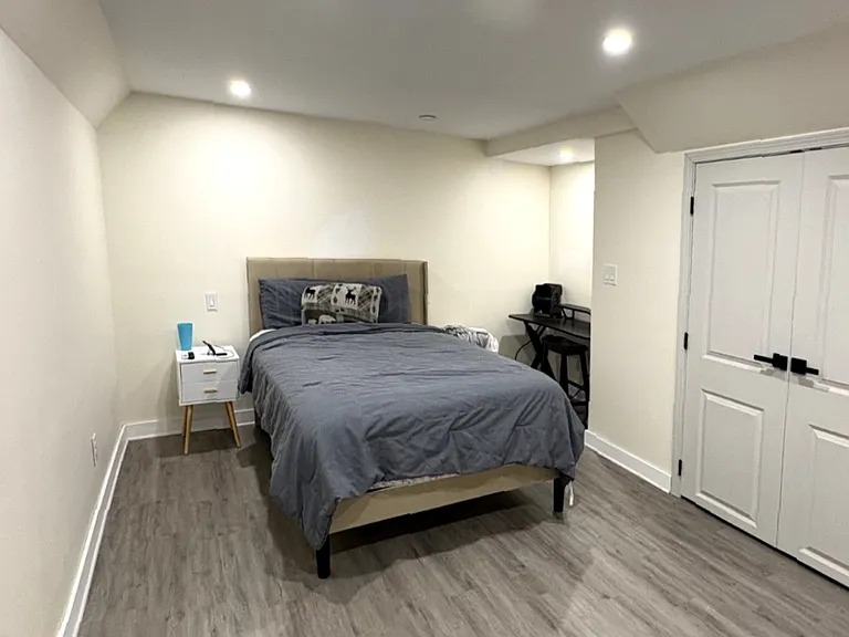 4615 Oakland Ter SW — Photo 1