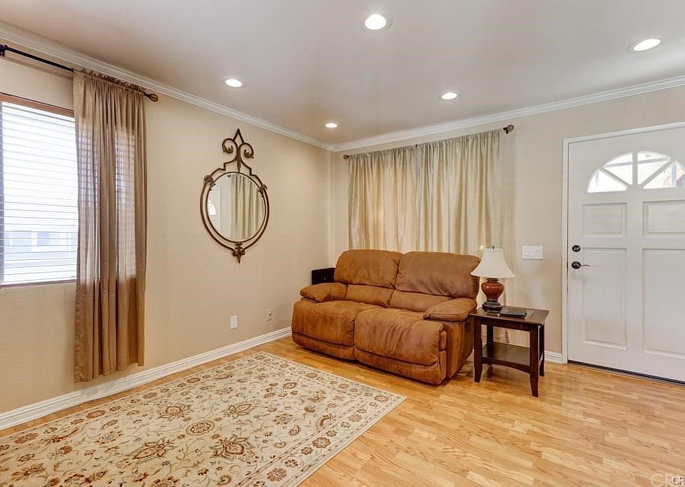 1st image of 4 Bridle Ln #59