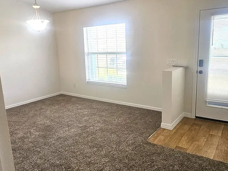 25173 Mercedes Dr — Photo 7