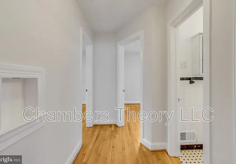 530 N Nelson St #1 — Photo 3