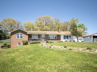 180 Morning Star Ln, Christiansburg, VA 24073