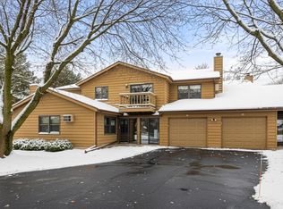 1160 Brittany Ct APT 93, Neenah, WI 54956