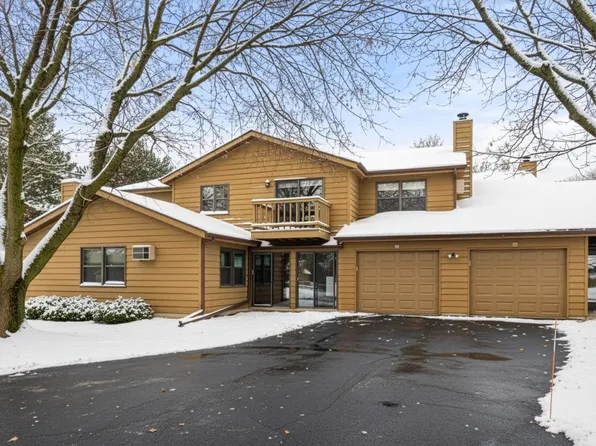 1160 Brittany Ct APT 93, Neenah, WI 54956