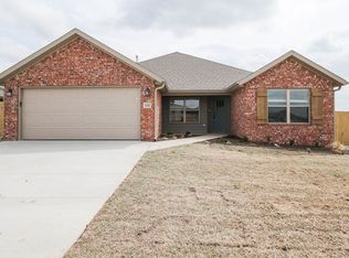 1130 Moonrise St, Centerton, AR 72719