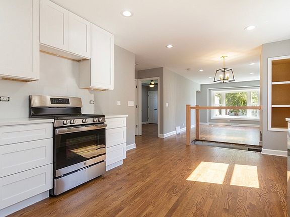 5th image of 3218 N Oriole Ave