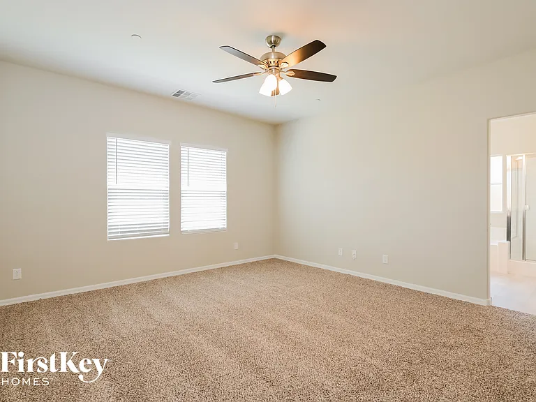 838 N Water St — Photo 10