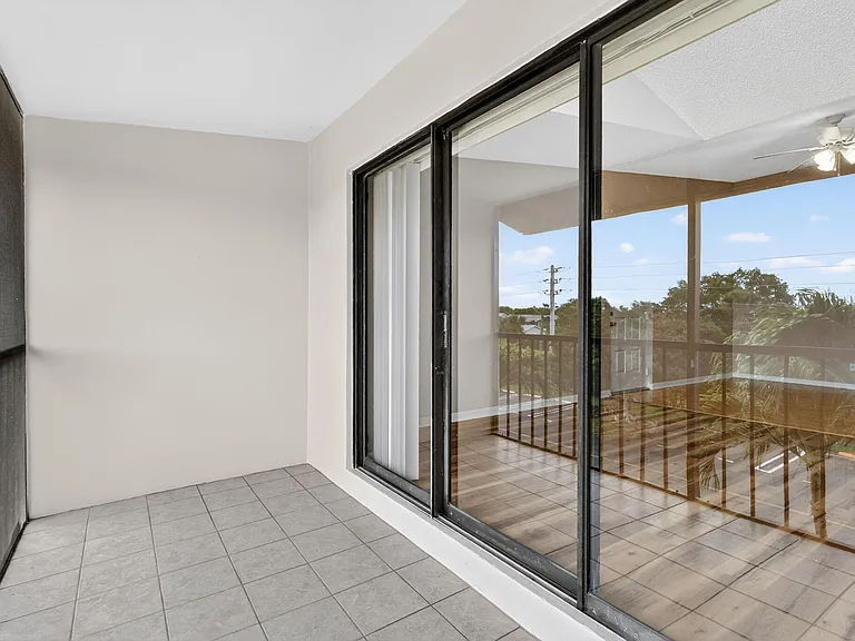 624 Sea Pine Way #B3 — Photo 32