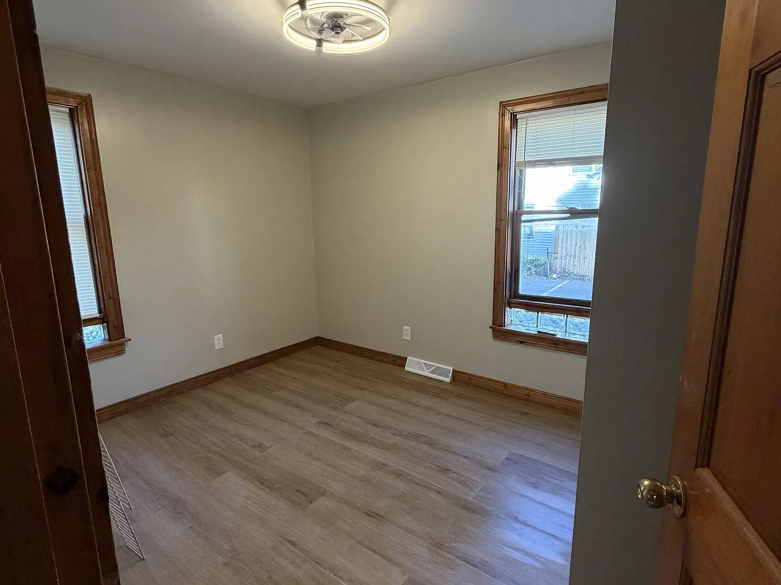 2 bed, 575 sqft, $1,300 — Photo 4