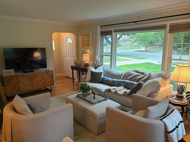 Living area and private front entrance