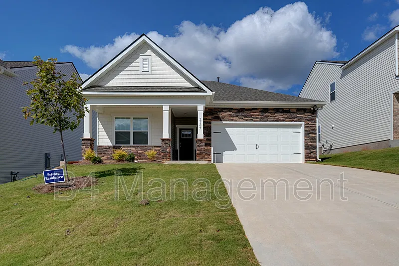 3 bed, 2.0 bath, 1618 sqft, $2,150 — Photo 2