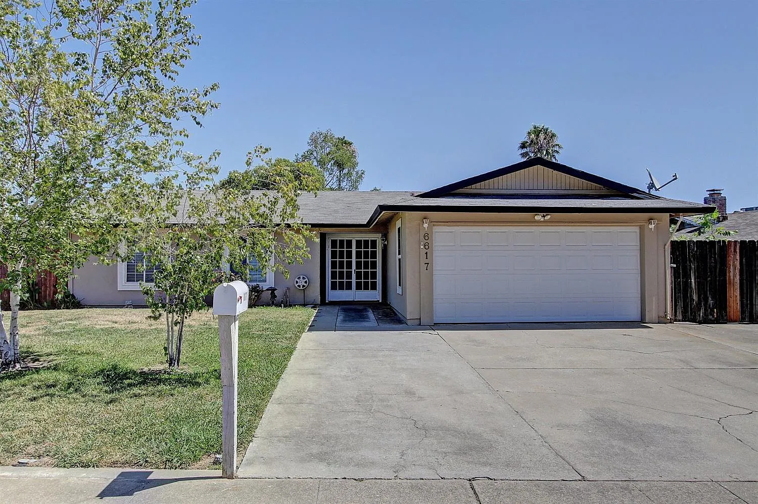 6617 Twining Way photo 1