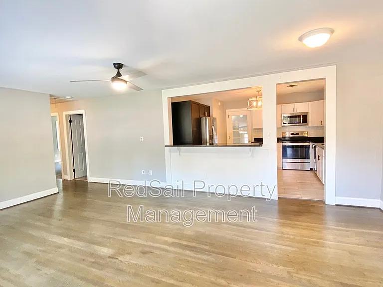 10 Westlawn Dr — Photo 5