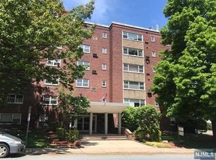 1575 Center Ave APT GA, Fort Lee, NJ 07024