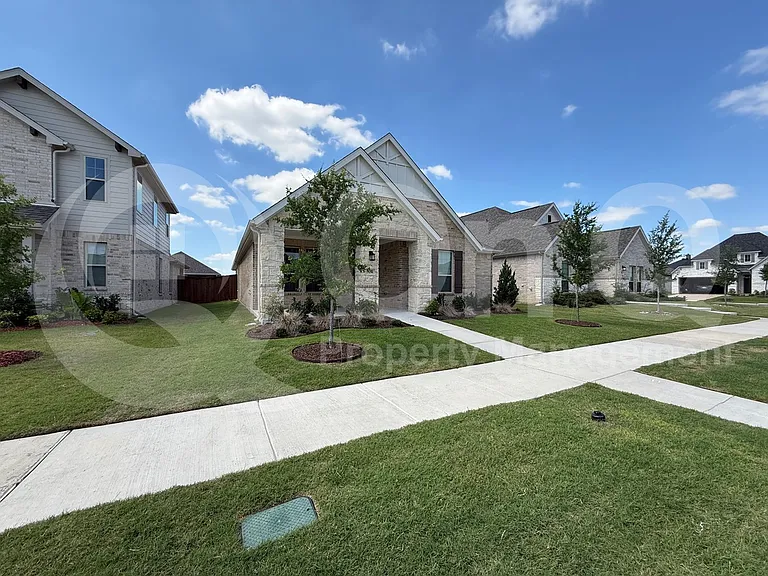 324 Palo Duro St — Photo 3