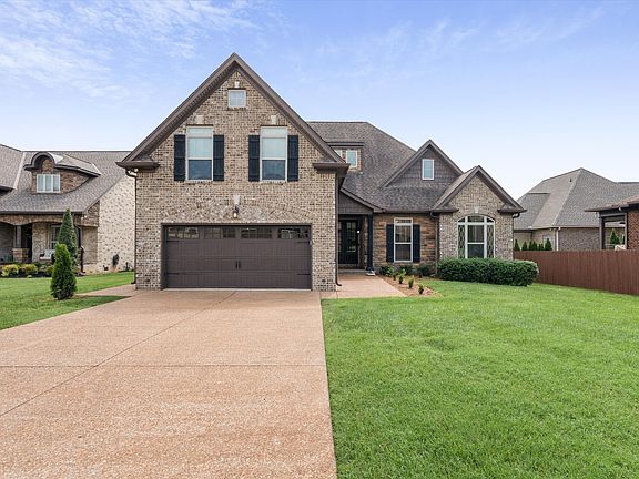 5th image of 3134 Hidden Creek Dr